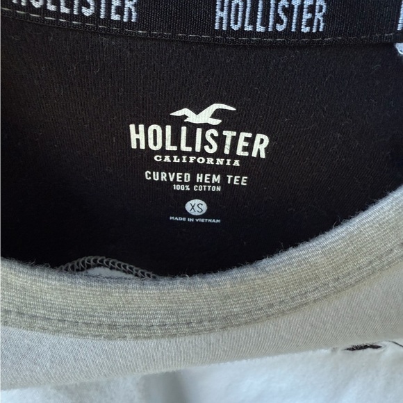Hollister Men's White and Gray Long Sleeve Tee - Picture 2 of 3